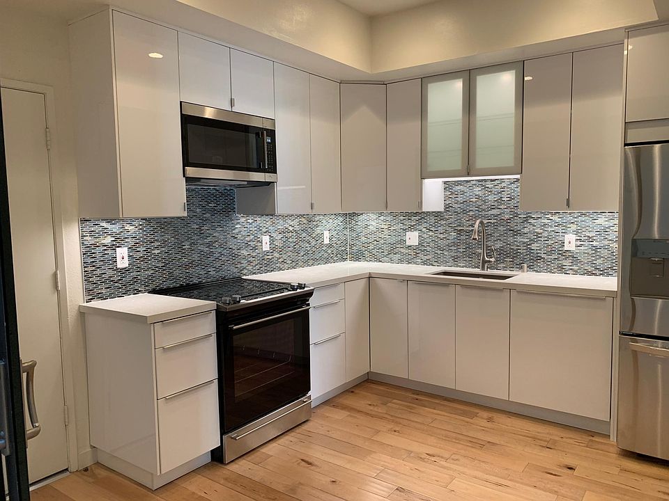 New kitchen, built in dishwasher