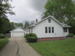 W1388 Oakwood Rd, Genoa City, WI 53128