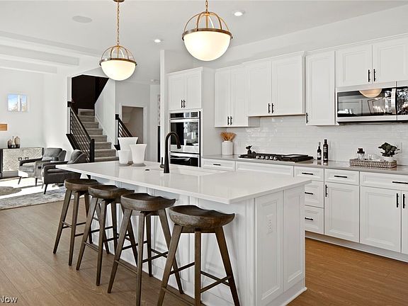 5th image of 36 Boulder Blvd