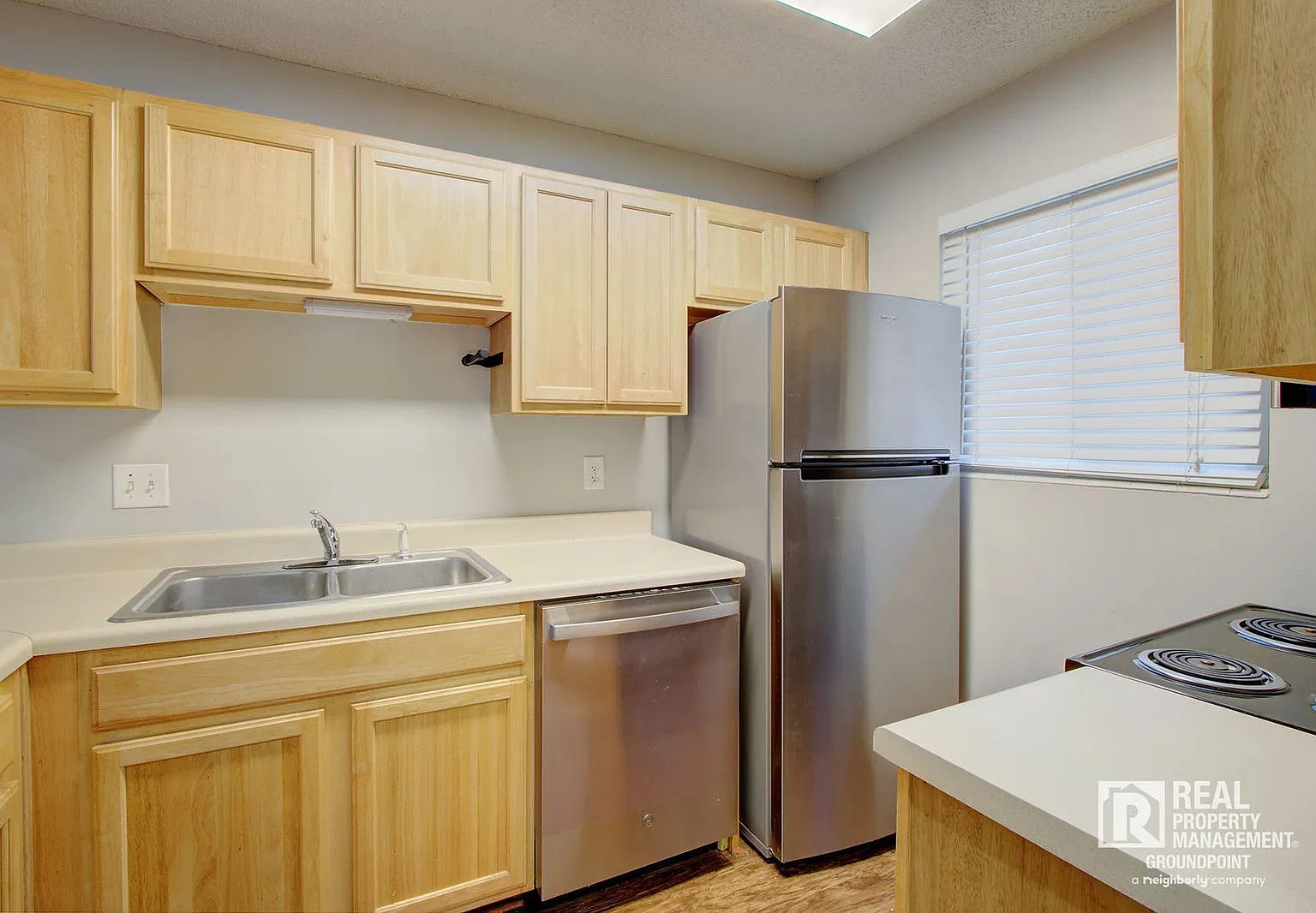 2 bed, 1.5 bath, 1052 sqft, $1,700 — Photo 3