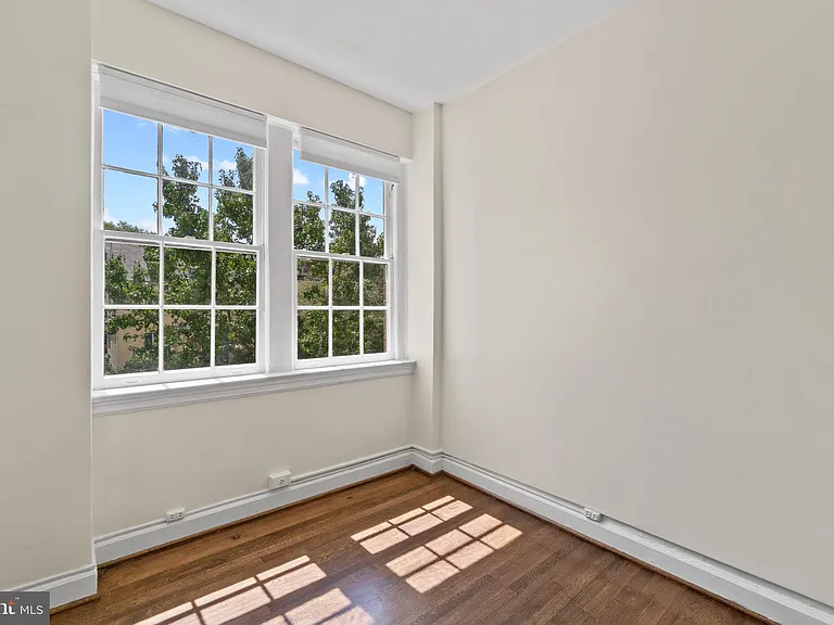2737 Devonshire Pl NW #110 — Photo 6