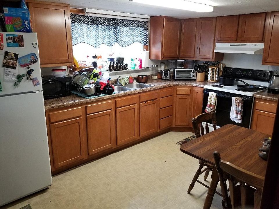 1st image of 399 Gilmore St