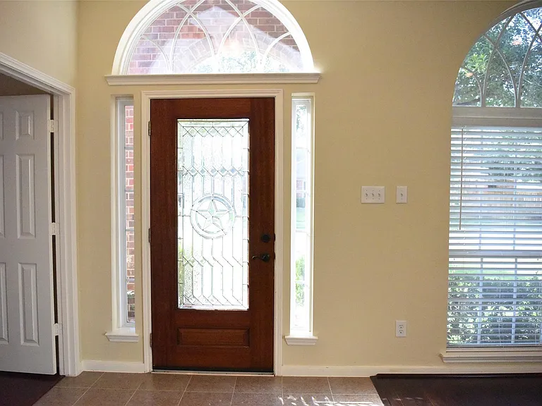 22055 Canyonwood Park Ln — Photo 2