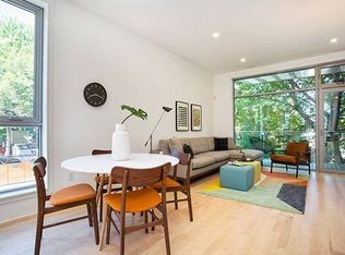 15 Cummings St #TOWNHOUSE 1, Toronto, ON M4M1M7