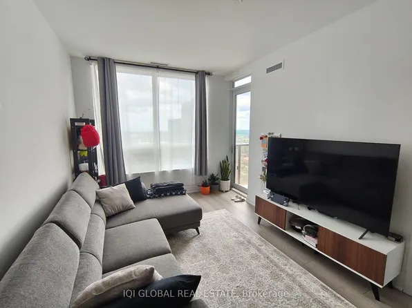 36 Elm Dr W #3107, Mississauga, ON L5B 0N3