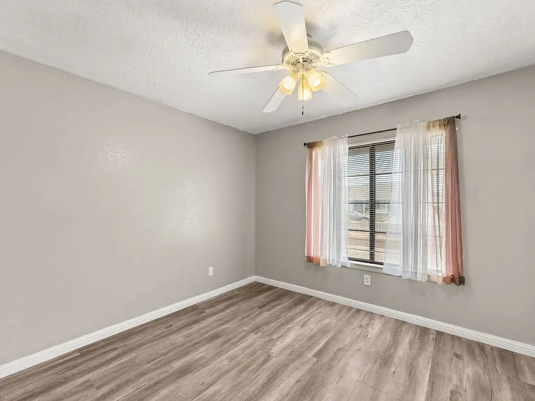 11462 Brackenfern Ct — Photo 12