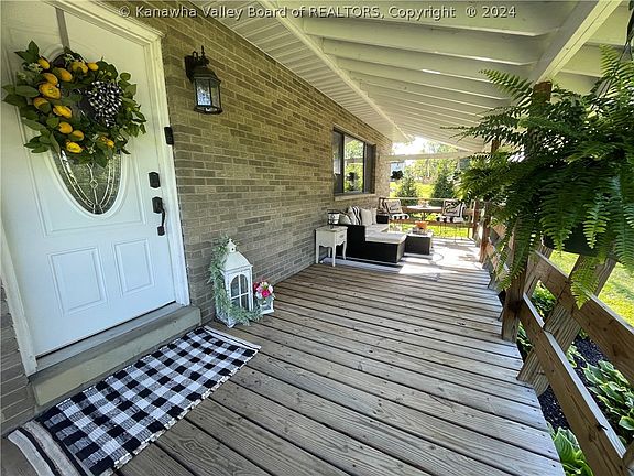 2nd image of 748 Teays Ln