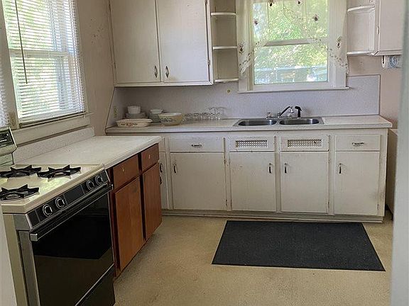 3rd image of 1710 Kendrick St