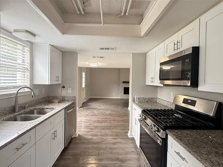 805 Malden Cv — Photo 5