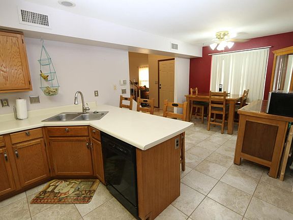 4th image of 1811 S 39th St Unit 61