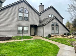 4038 Saint Andrews Ct APT 6, Canfield, OH