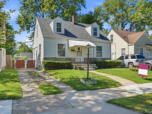 2nd image of 26357 Eton Ave