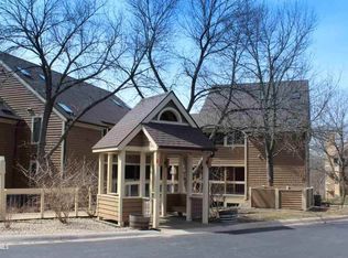 C 4 Long Bay Point Dr, Galena, IL 61036
