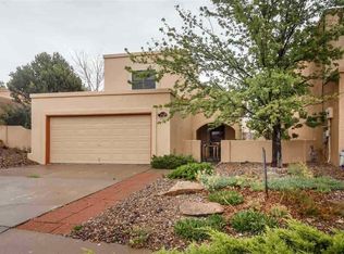2927 Viaje Pavo Real, Santa Fe, NM 87505