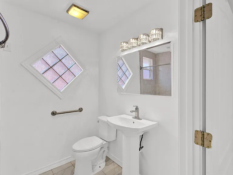 108 Lagos Ave — Photo 15