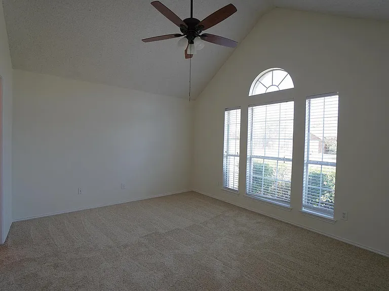 137 Magnolia Ln — Photo 7