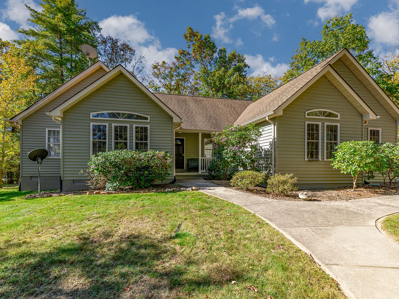 4 bed, 1777 sqft, $2,849 — Photo 1