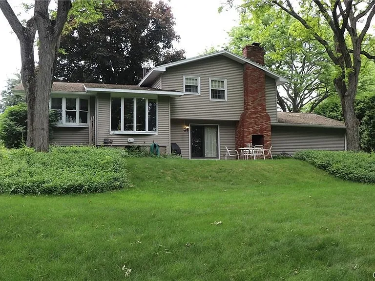 4564 Stoneledge Ln — Photo 3