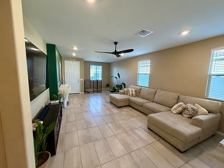 2623 Stanhurst Ave — Photo 5