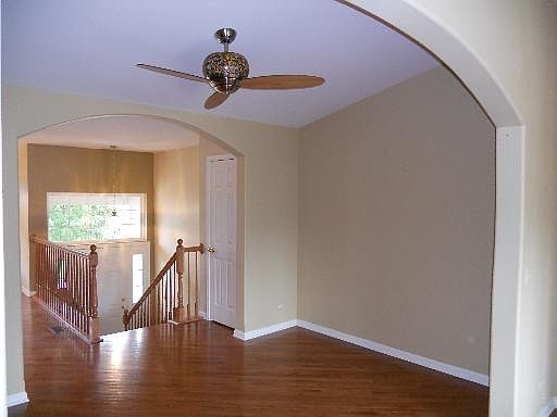 4th image of 1154 N Oakwood Dr
