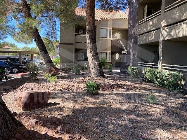 2nd image of 5040 S Rainbow Blvd Unit 105