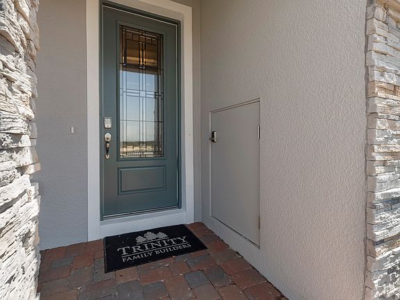 5 bedroom 3 bathroom home in Leesburg Florida for sale by trusted builder in Central Florida