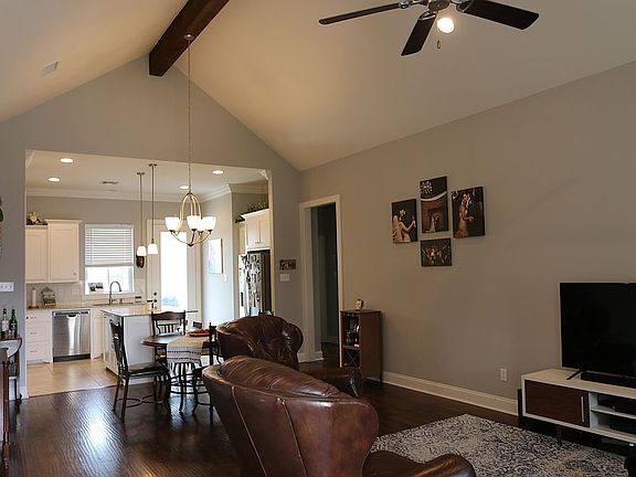 3rd image of 104 Safe Haven Dr