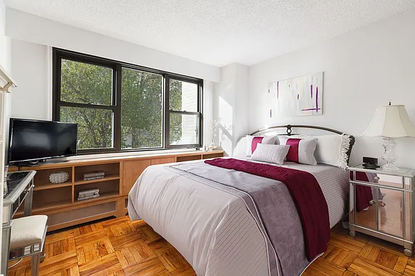 Sold by Compass | media 1