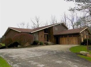 1409 Bellus Rd, Hinckley, OH 44233