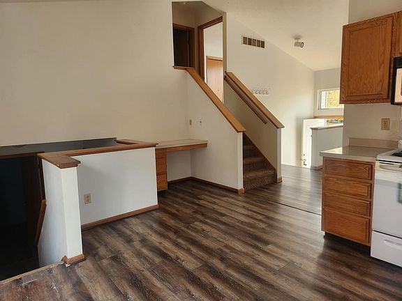 4th image of 13429 Jack St