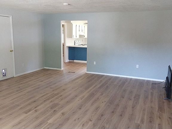 2nd image of 1168 S Garden Pl