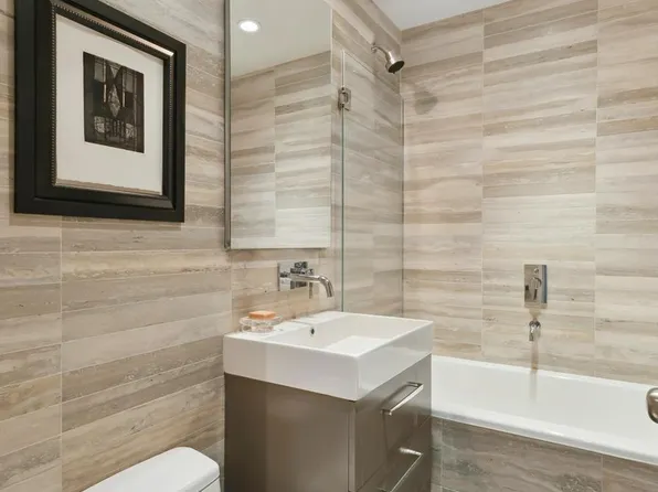 465 West 23rd Street image 15 of 28