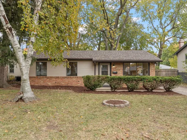 2106 E Rainbow Vw, Urbana, IL 61802