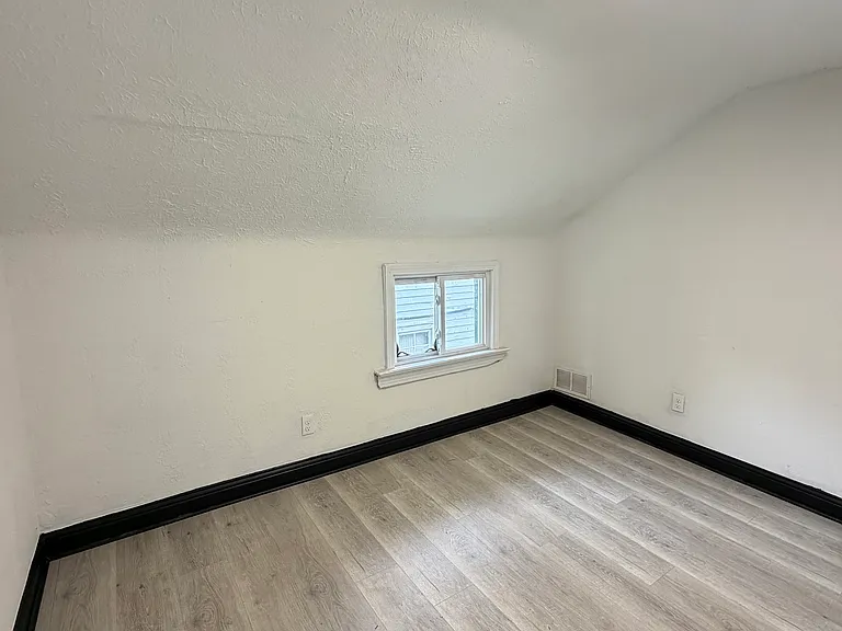10225 Avon Ave — Photo 8