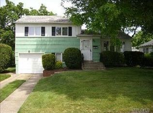 3975 Daleview Ave, Seaford, NY 11783