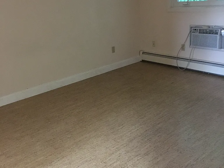 825 John Fitch Hwy #4 — Photo 9