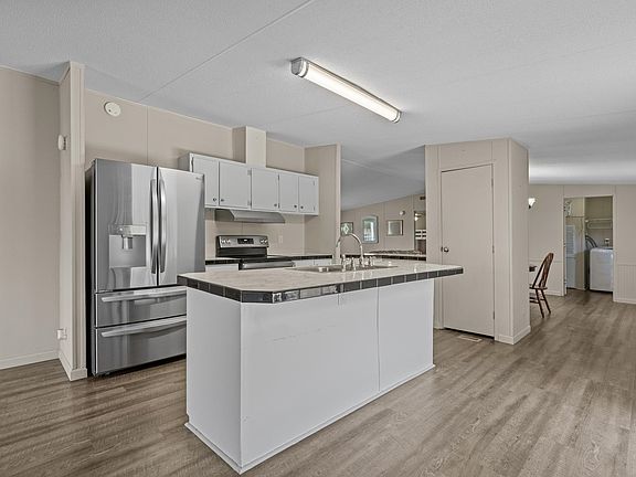 4th image of 2533 North Wild Rose Dr.