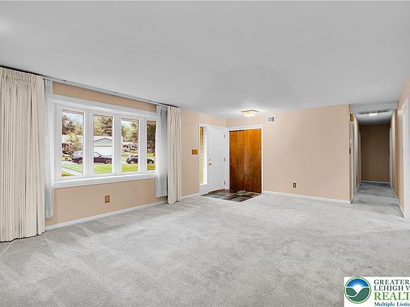 5th image of 4245 Windsor Pl