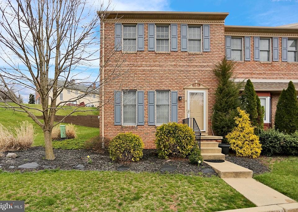 1st image of 13 Windsor Ct