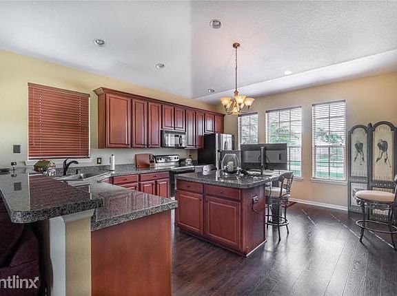 5th image of 7037 Pine Hollow Dr