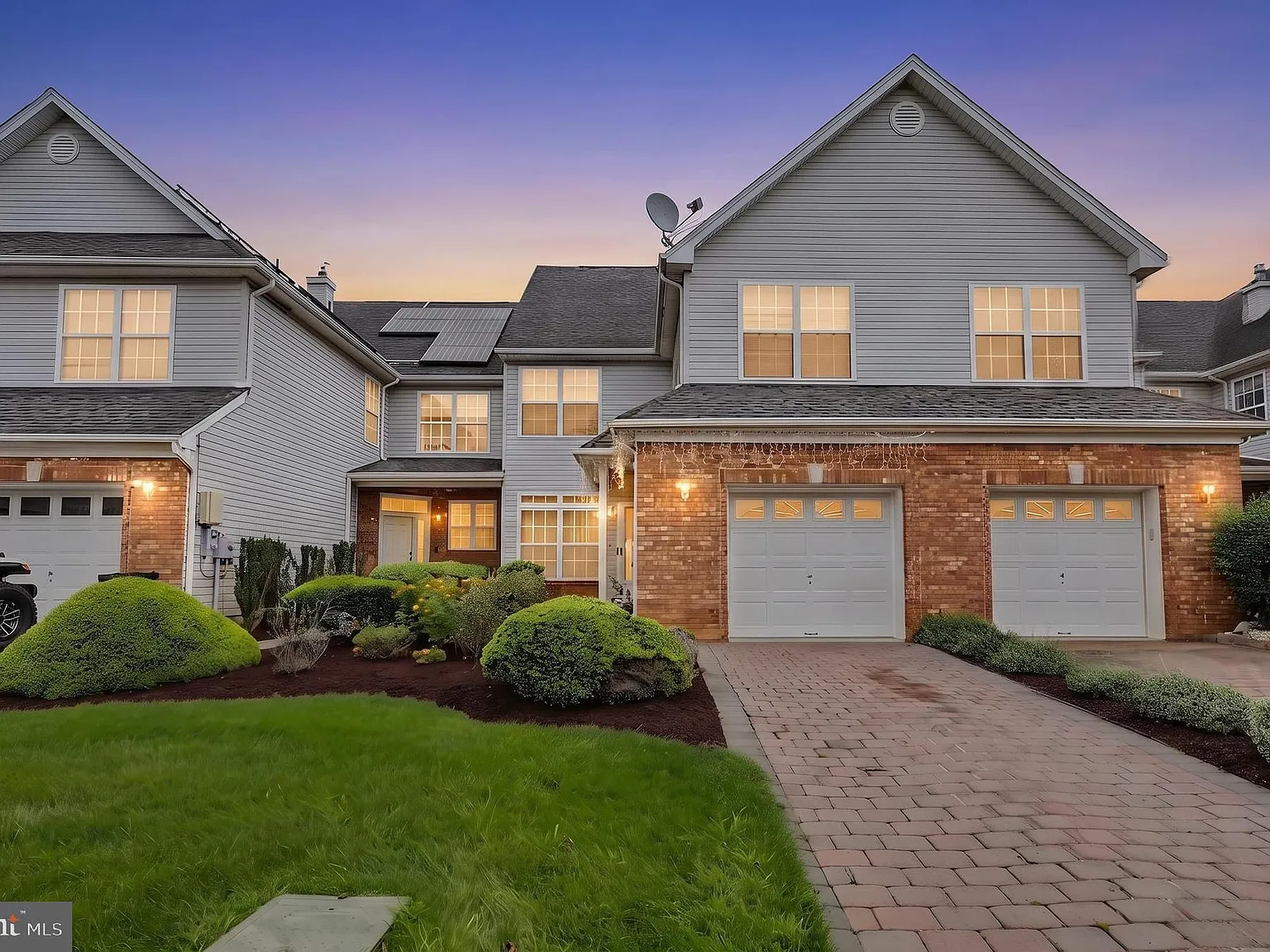 3 bed, 2.5 bath, 1784 sqft, $3,200 — Photo 1