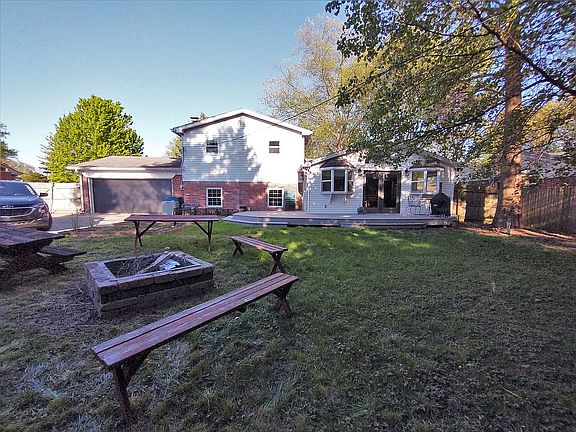 3rd image of 548 Ashford Dr