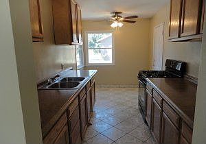 5th image of 208 W Maitland St