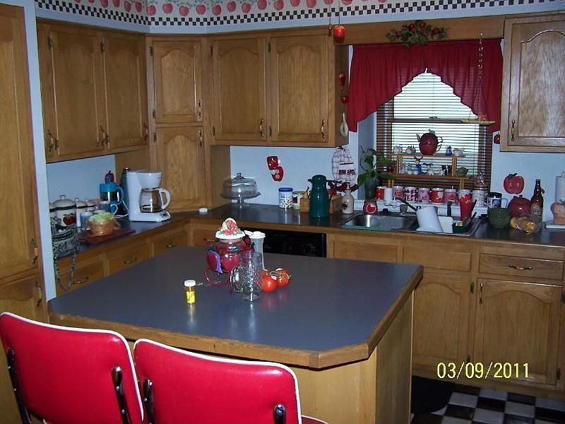 2nd image of 1129 N Washington St
