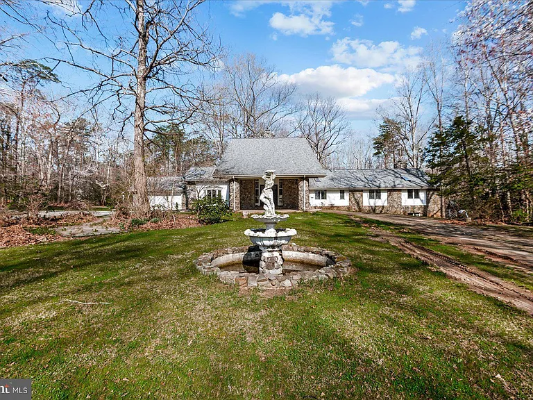 7621 River Rd — Photo 17