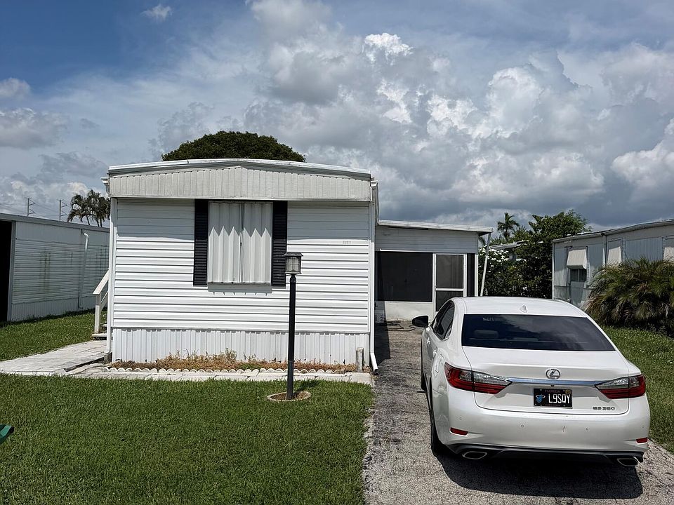 1st image of 5251 SW 22ND Avenue