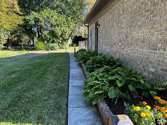 2nd image of 8879 Lesley Ln