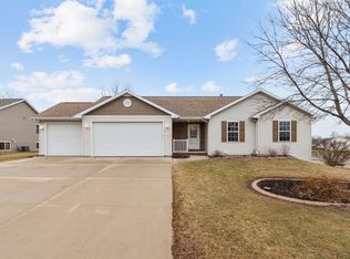 N1697 Arnies Ln, Greenville, WI 54942