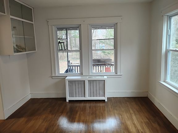 3rd image of 18 Spring St