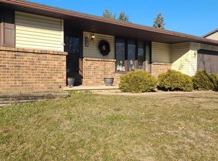 2262 Hilltop Dr, Green Bay, WI 54313